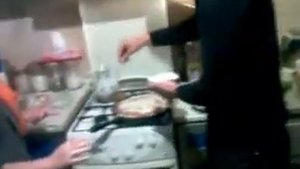 Она кончает на яйца