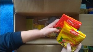 ГУМАНИТАРНАЯ ПОМОЩЬ. Распаковка. Посылка с продуктами от наших друзей расторгала меня до слез