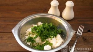 Творог с огурцом и зеленью