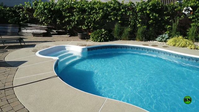 Как мы СКУНСА из бассейна доставали / ХАСКИ БЛОГЕР / Блогер БН / ХАСКИ / Хаски Улла / Siberian Husk смотреть онлайн