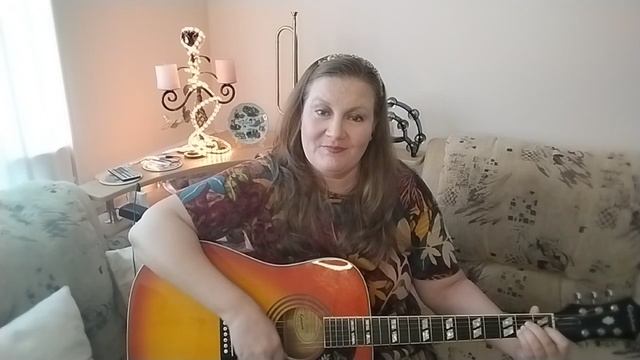 Песня «Фестивальная», исполняет автор Елена Полякова (Вингелена Си)