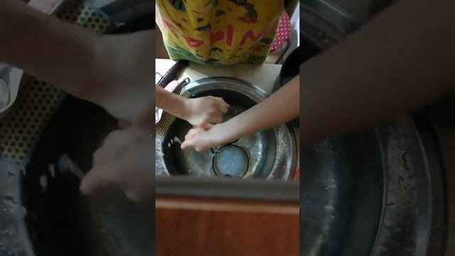 Как помыть посуду без фейри и прочей химии! Салфетка для посуды гринвей поможет вам? смотреть онлайн