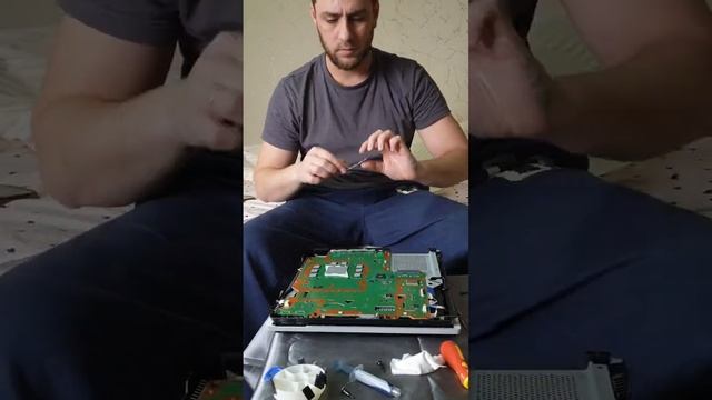 Master PS4 PRO HOME, Вызвал мастера на дом ЧИСТКА ПС4 ПРО. смотреть онлайн