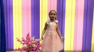 " Дайте детству наиграться" Автор Ирина Меньшикова. Читает Подойницына Стефания IMG_E1541