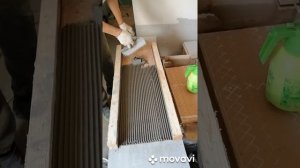 Как наносить клей на плитку.?