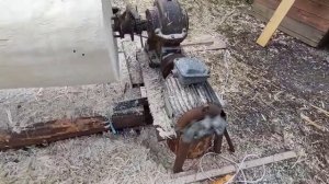 Самодельный станок строгания бревен для сруба.