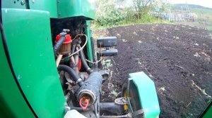 Пашем самодельным трактором.