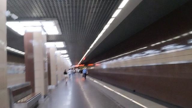 Московское метро: обзор станции Ховрино.
