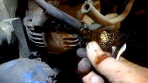 18 2 Снятие генератора на Джили МК