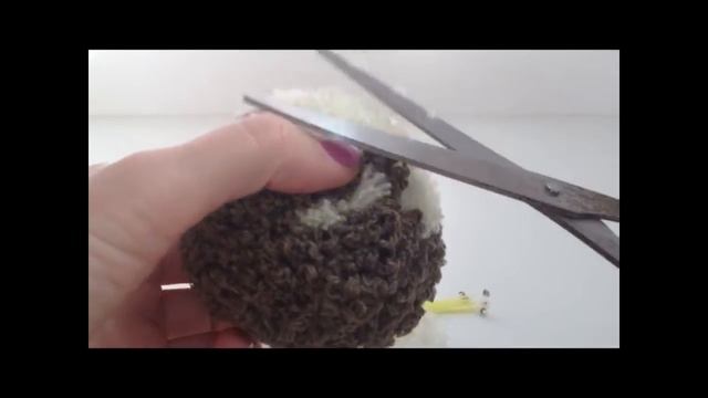 Собачка своими руками из помпонов. Часть 2. смотреть онлайн