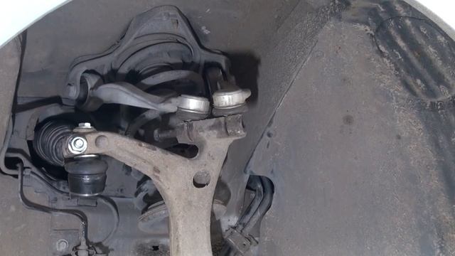 Wymiana zawieszenia Passat B5 / Krok po kroku смотреть онлайн