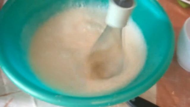 готовим шарлотку.рецепт шарлотки.бисквитное тесто смотреть онлайн