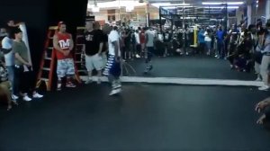 Флойд Мейвезер на скакалке тренировка