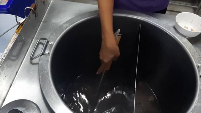 Пхукет 2022.Карон.  Тайская еда. Традиционный тайский суп! смотреть онлайн