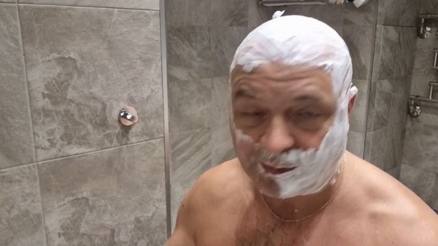 КОРЕЕЦ против ПОЛУКРОВКИ смотреть онлайн