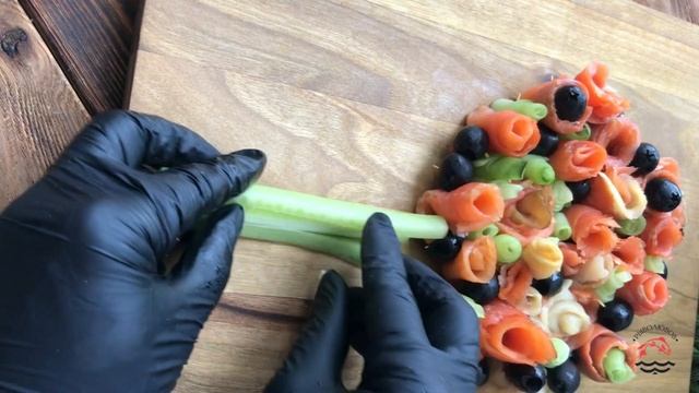 Делаем креативный букет из рыбной нарезки смотреть онлайн