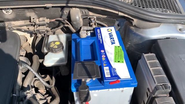 Замена и адаптация аккумулятора Skoda Octavia A7 смотреть онлайн