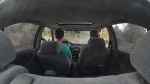 Музыка на всю, руль сжимая до боли