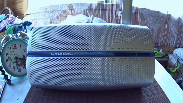 Радиоприемник Грюндиг - Grundig Music Boy 50 - Обзор и Работа на КВ, СВ и УКВ диапазонах