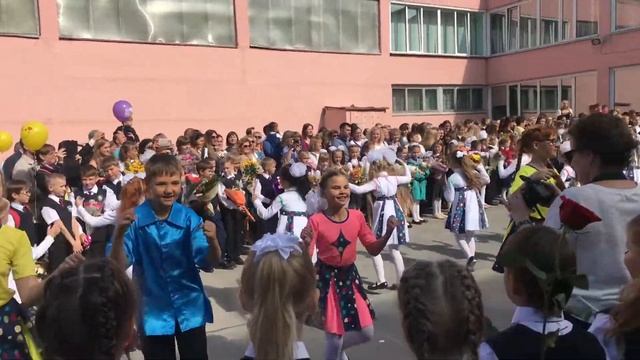 1 Сентября 2017г Новосибирск. Гимназия №15 "Содружество" смотреть онлайн