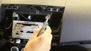 Как снять магнитолу Citroen C-crosser Mitsubishi Outlander xl How to remove a radio tape recorder
