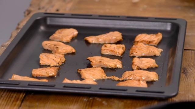 Зеленый салат с ЛОСОСЕМ и АПЕЛЬСИНОМ - очень праздничный - от шеф повара Александры Климановой смотреть онлайн