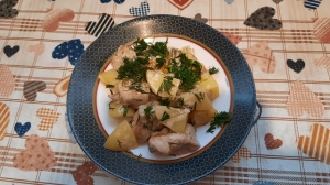 Картошка с индейкой в сметанно-чесночном соусе.mp4