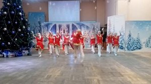 «Пробуждение красоты» исполняет детская эстрадная студия «Час Ханат» из Хакасии