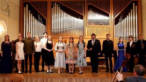 "День Победы" - исп. Р.И. Муравицкий и студенты АМУ при МГК им. П.И. Чайковского