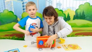 ВЕСЁЛЫЙ ТОСТЕР для детей - Играем с Даником и его мамой в смешную игру для детей CRAZY TOASTER