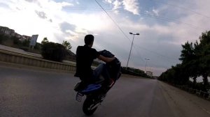 Yamaha Aerox | Wheelie