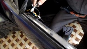 BMW e36 снятие бархотки с дверей.