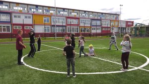 В летнем лагере проводят занятия на физическом оздоровительном комплексе