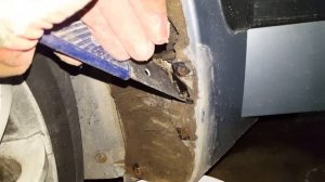 Грязь в  левых подкрылках лансер 9