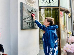 Волонтеры ЦАО Москвы привели в порядок к празднику памятники героям Великой Отечественной войны
