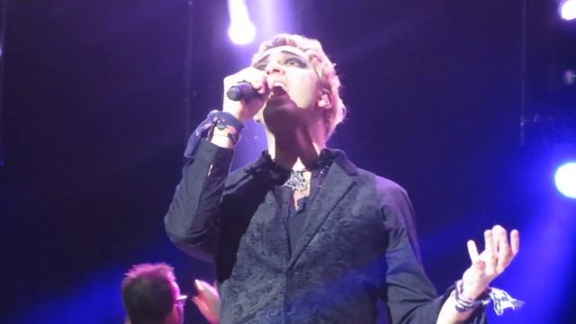 Mikelangelo Loconte - Je dors sur les roses (Mozart l'Opera Rock, Moscou, 13/03/2017) смотреть онлайн