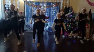 С Новым годом, папа, с Новым годом, мама