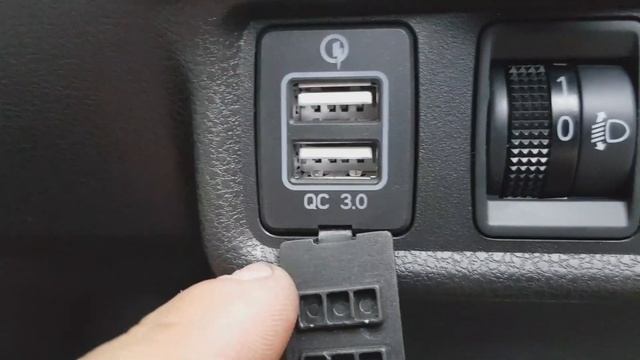 ช่องชาร์จ usb QC3.0 amp ตรงรุ่น Nissan Note смотреть онлайн