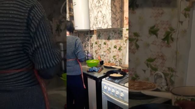 Завтрак_печем блины_??.mp4