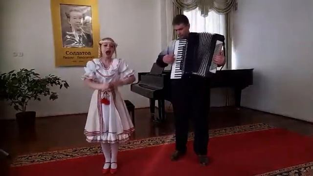 Максимовцова Настя бел.нар.песня ,,Чаму ж мне не пець" смотреть онлайн