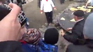 Как россиян с лопат кормили