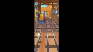 10 hour loop playing Subway Surfers