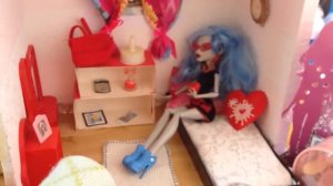 Видео обзор домика monster high (Монстер Хай) ч1.