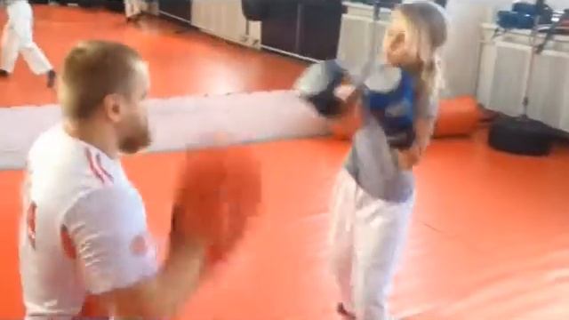 Работа на лапах. Мария и Алёна Самоцуповы. смотреть онлайн