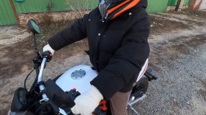 МопедJT50 первые метры пробега   Ника учится ездить на мопеде