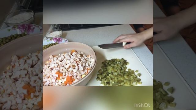 Готовим новогодние салать Оливье с курице