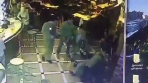 Жестокое избиение в Максимилианс Новосибирск