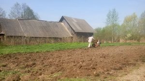 Копаю золото, из города в деревню, семья в деревне