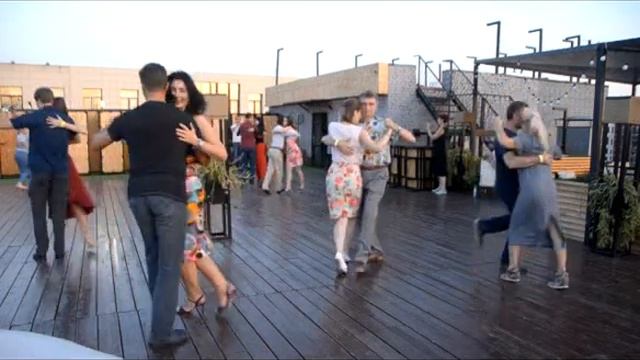 После Кумпарситы на Крыше (Помоги мне) смотреть онлайн