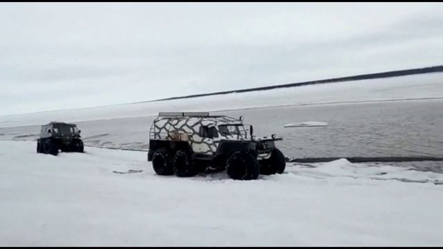 Вездеход Хищник пепеправляет Лесника смотреть онлайн